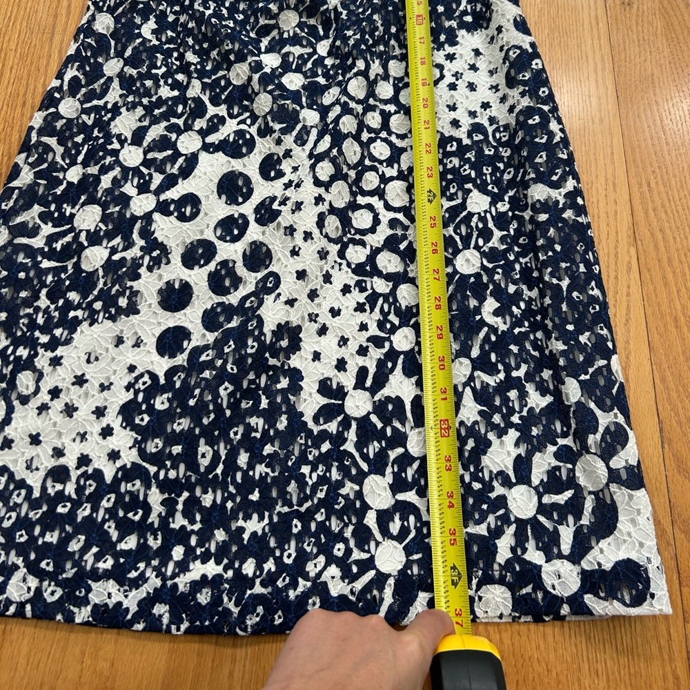 NWT Trina Turk Navy Blue & White Floral Polka Dot Lace Sheath Dress Size 12 - Picture 9 of 12